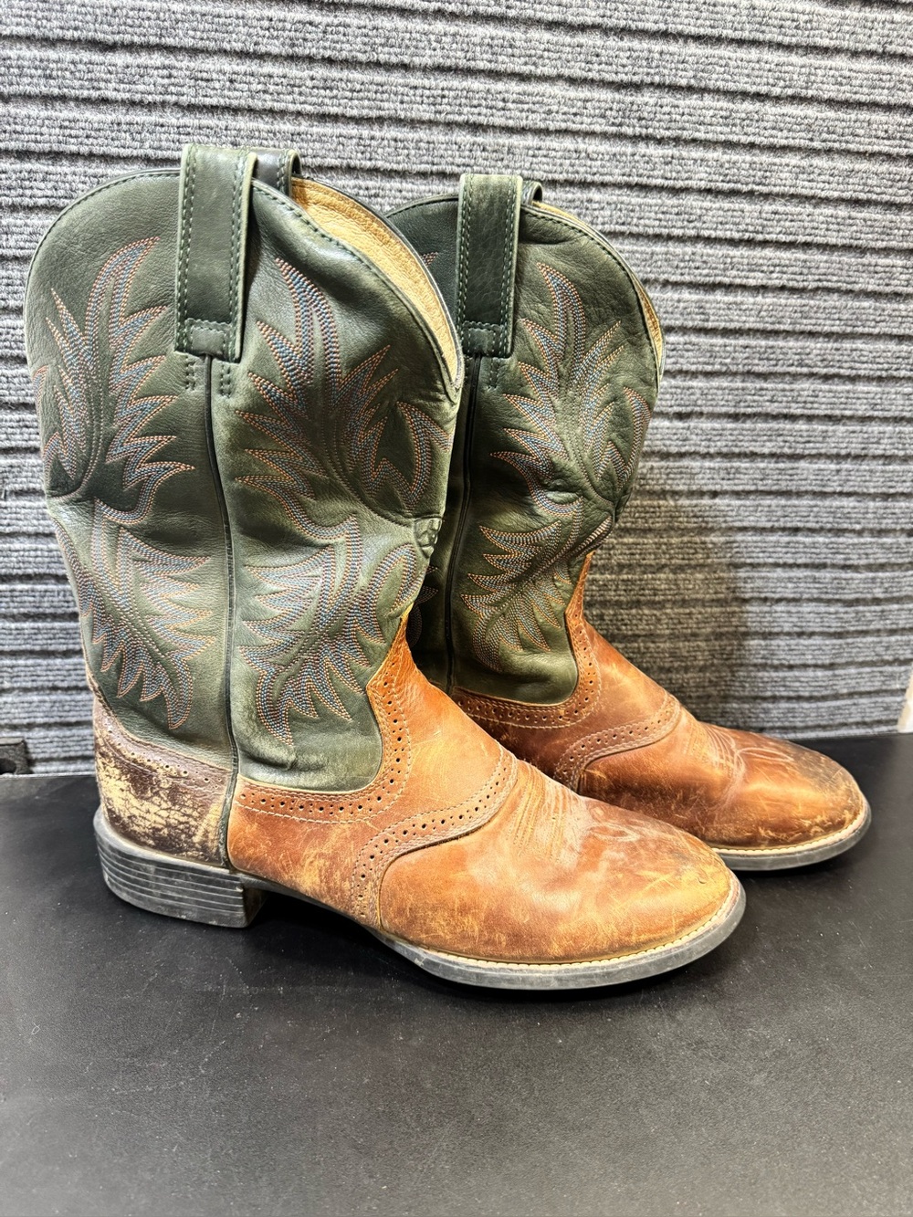 Ariat Round Toe Boots Men’s 13D